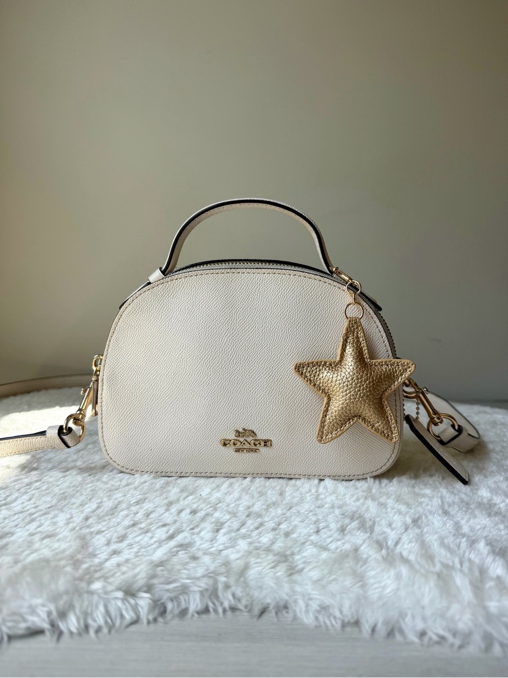 Coach Serena Bag in off white leather and charm